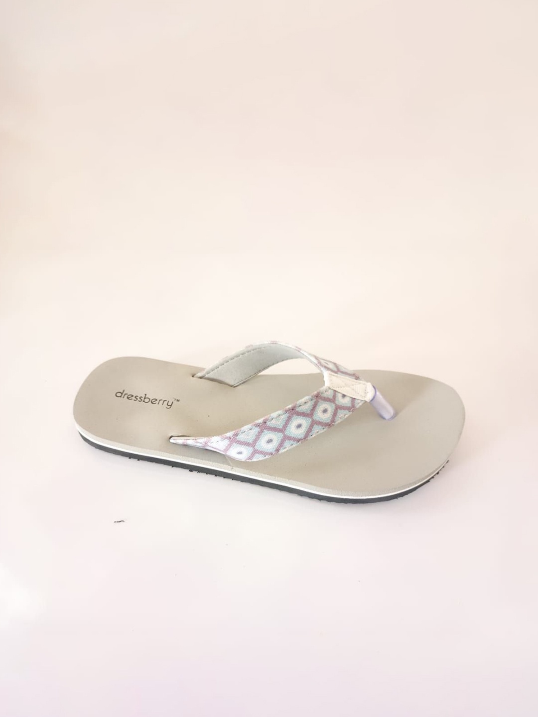 

DressBerry Women Printed Rubber Thong Flip-Flops, Grey