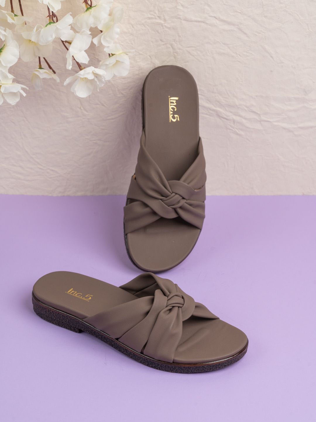 

Inc 5 Women Open Toe Flats, Brown