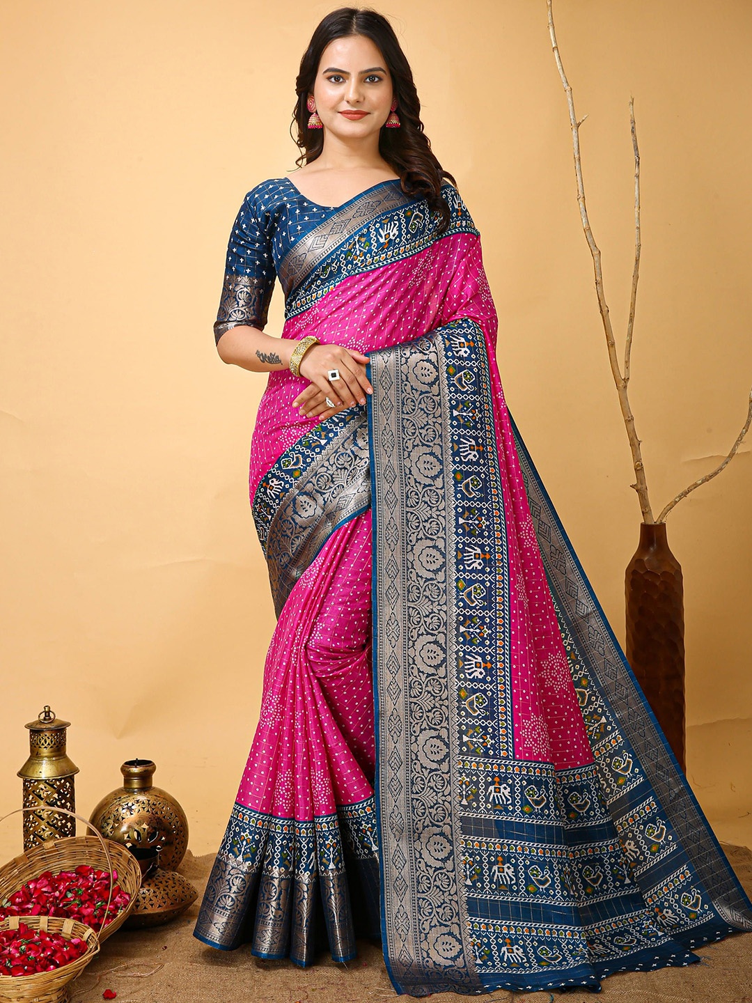 

KAYOMMI Kalamkari Zari Kanjeevaram Saree, Pink