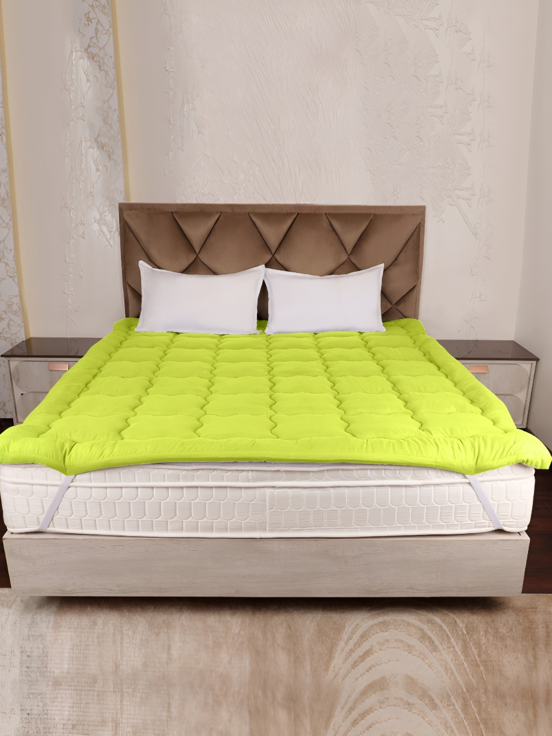 

AJISH Green Quilted Breathable Queen Mattress Protector