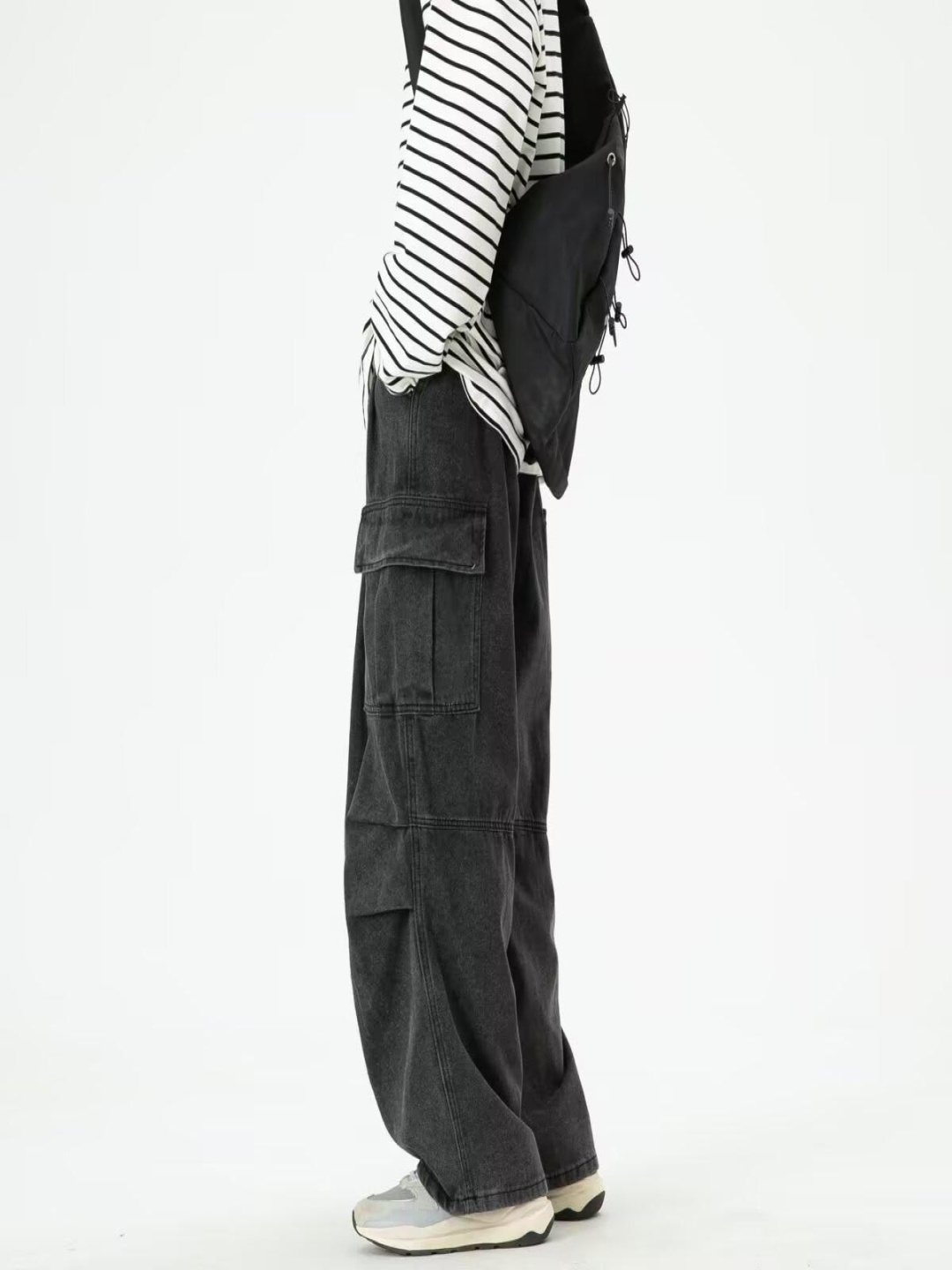 

StyleCast x Revolte Men Regular Fit Light Fade Jeans, Black