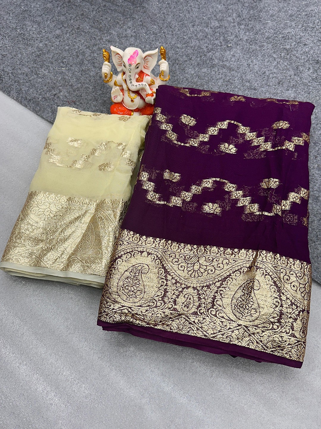 

PAYAL CREATION Ethnic Motifs Zari Pure Georgette Saree, Purple