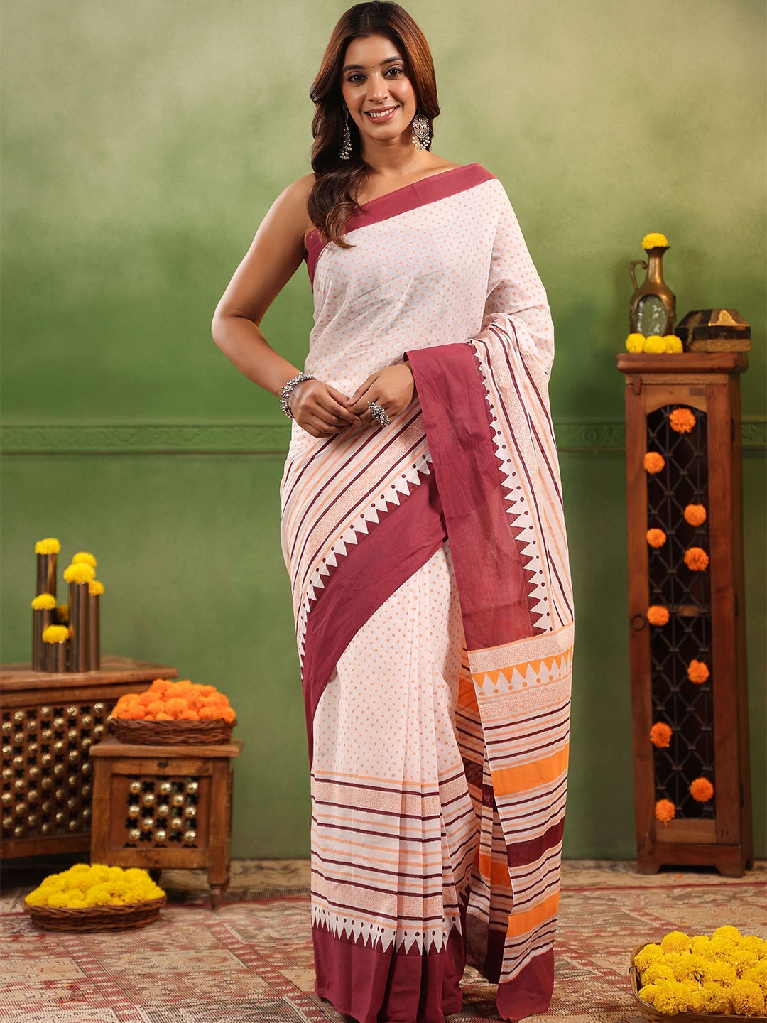 

Moora Polka Dots Pure Cotton Block Print Saree, White