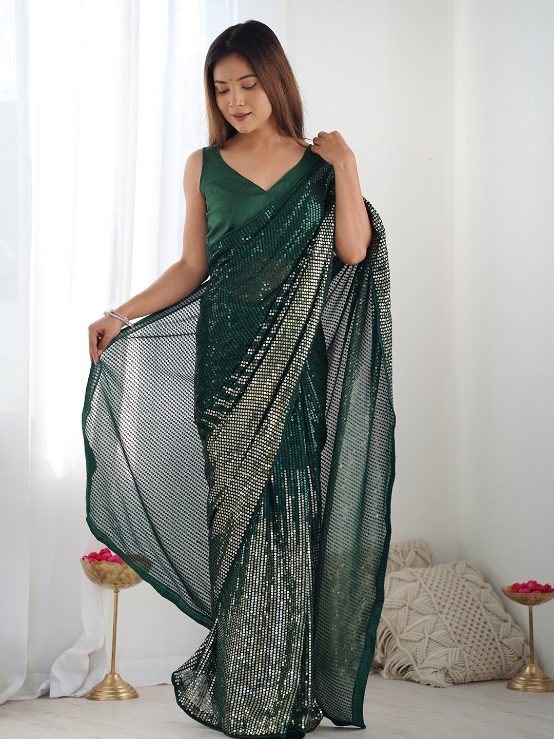 

KSM PRINTS Embellished Sequinned Saree, Green