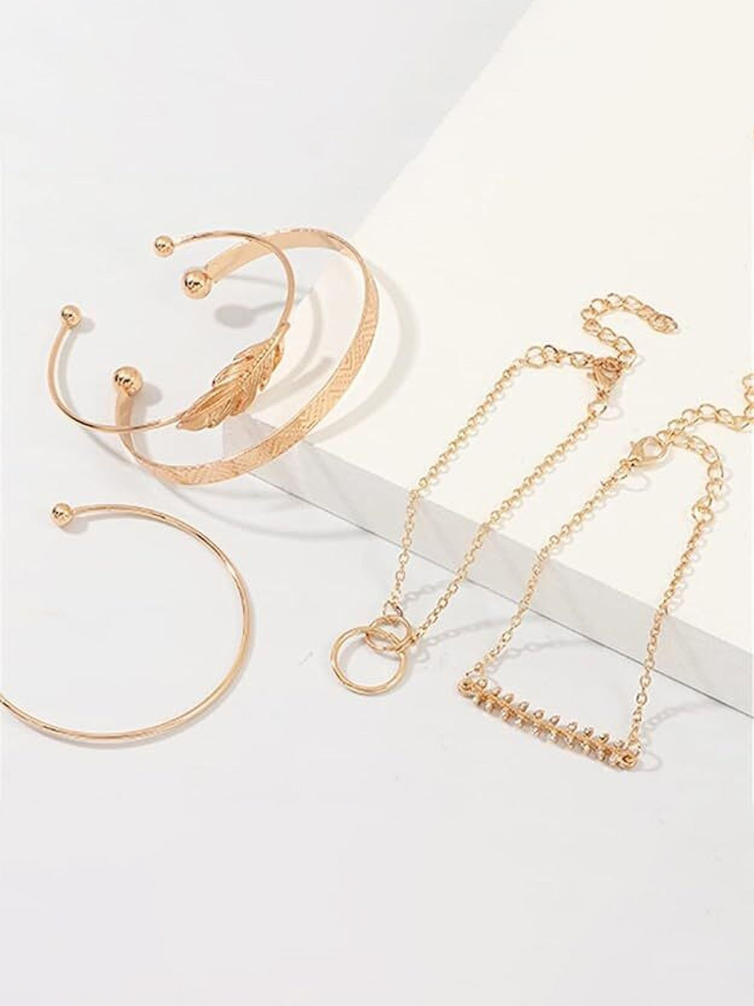 

Celestique Women 5 Link Bracelet, Gold