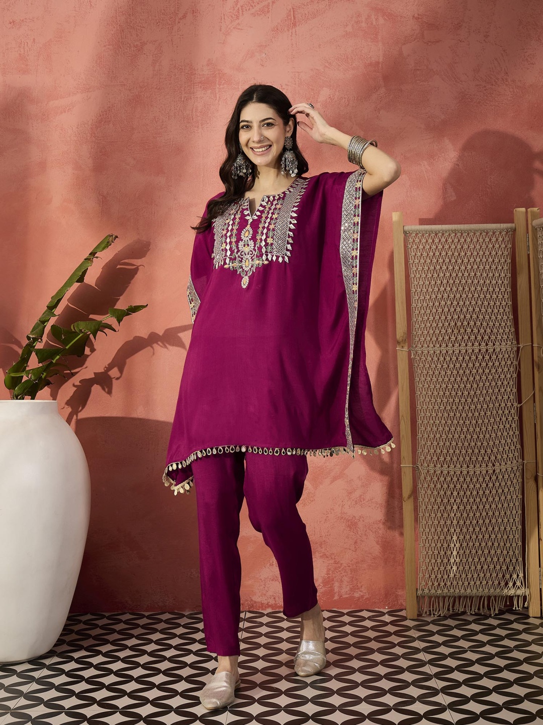 

Sangria Floral Embroidered Notch Neck Kaftan Kurta With Trouser, Maroon