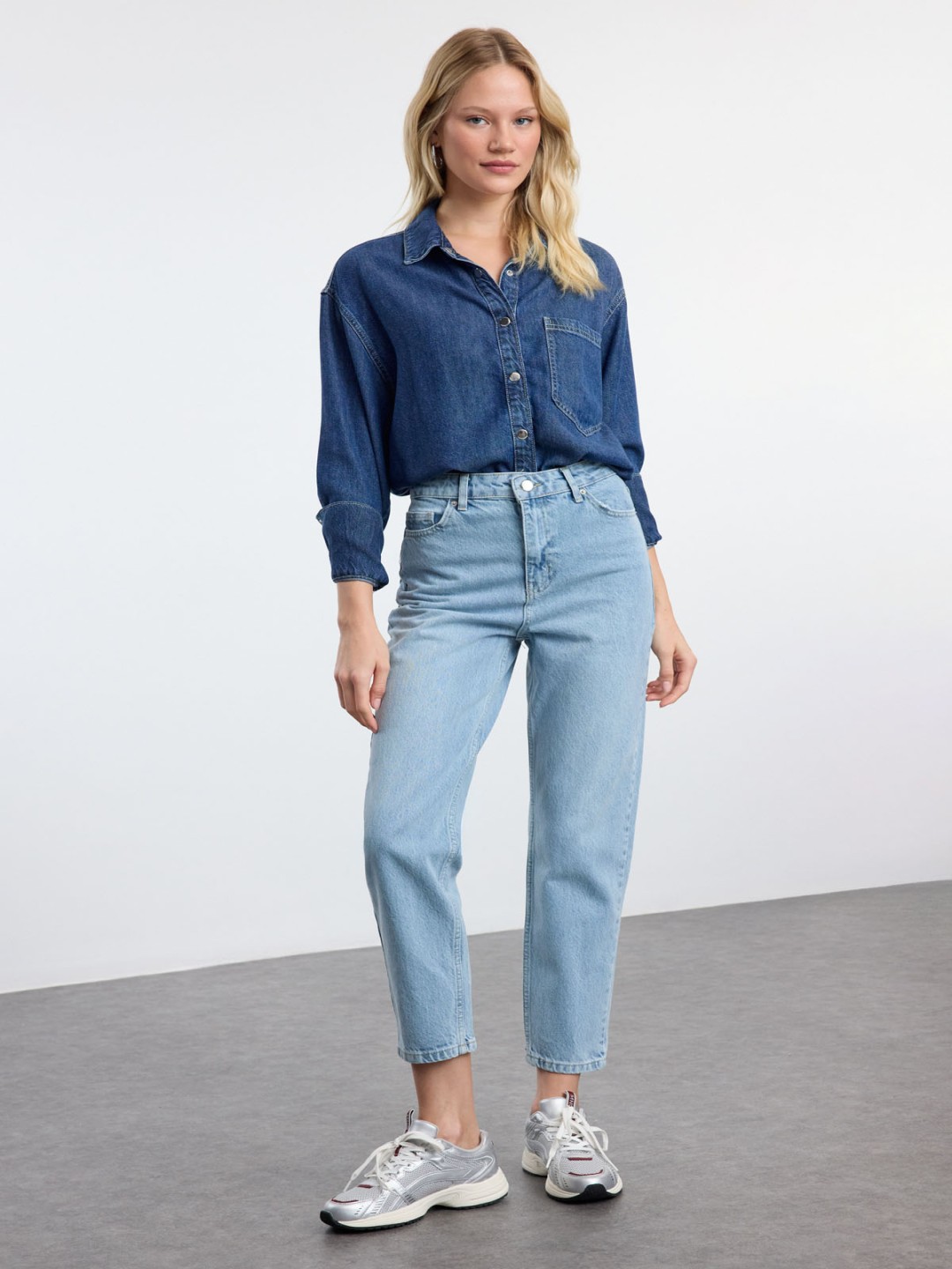 

Trendyol Women Low Distress Light Fade Cotton Jeans, Blue
