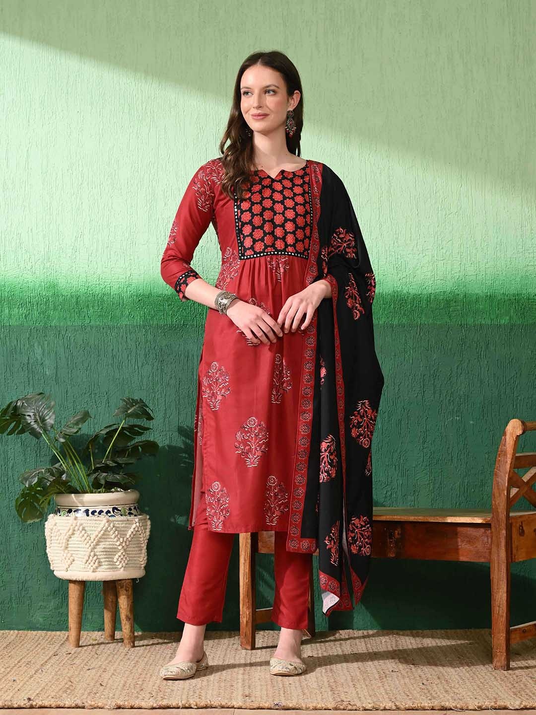 

Mesqlu Women Floral Printed Regular Mirror Work Kurti with Trousers & With Dupatta, Red