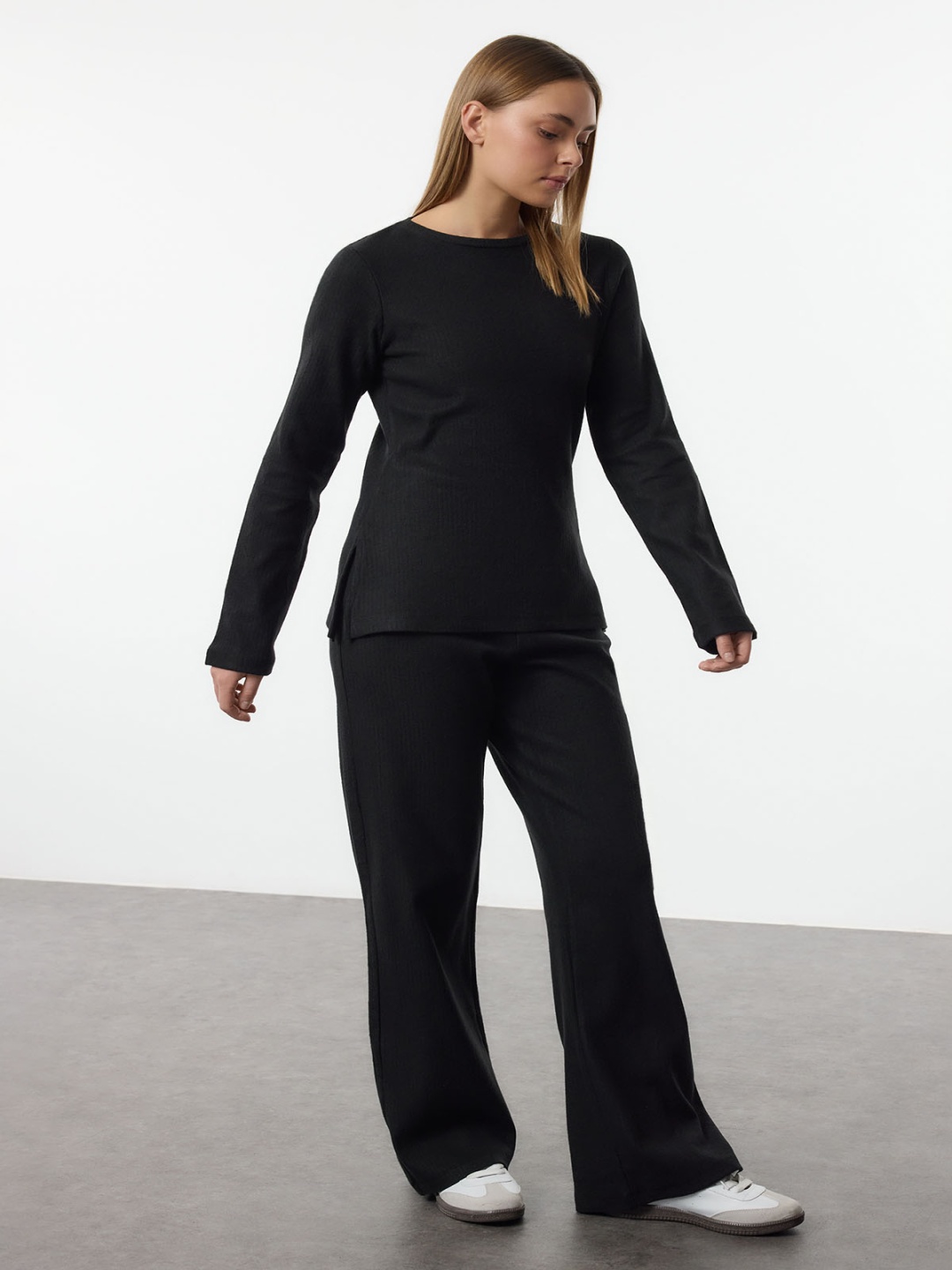 

Trendyol Ribbed Self Design Round Neck Top With Trouser, Black