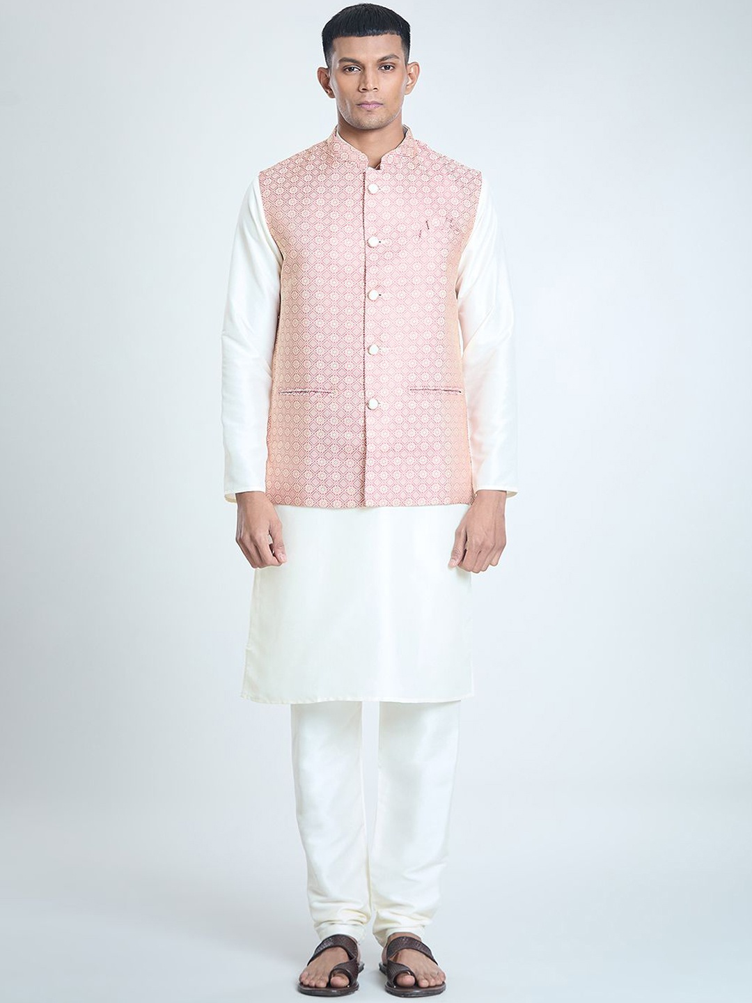 

Aryavir Malhotra Men Regular Kurta with Churidar, Peach