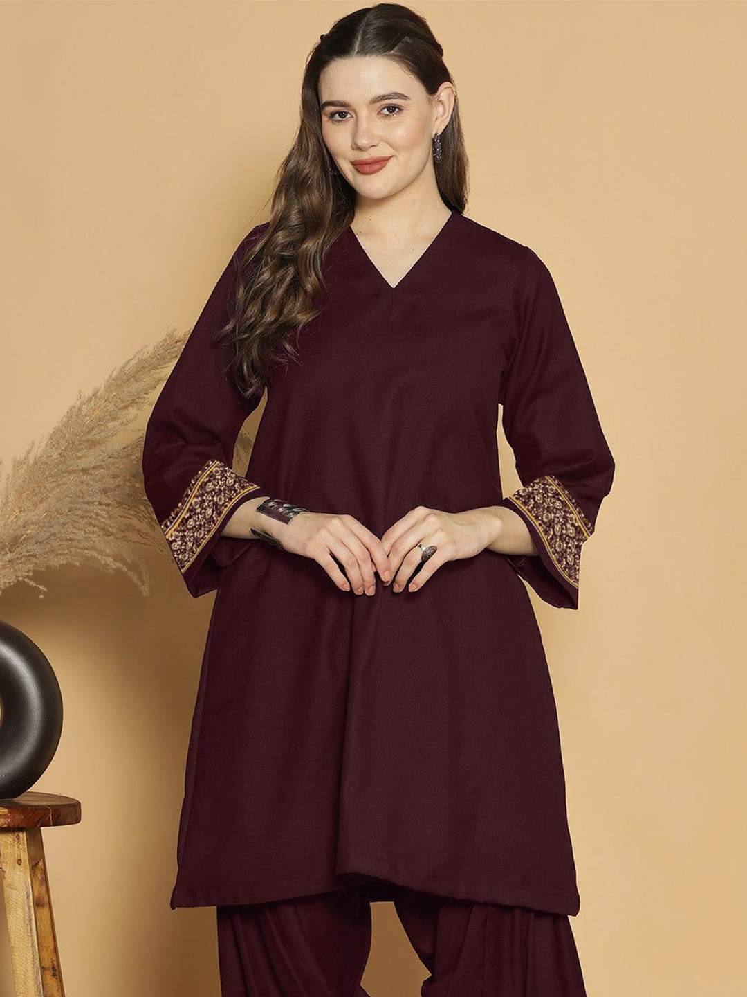 

LetsDressUp Acrylic V Neck A-Line Kurta, Burgundy