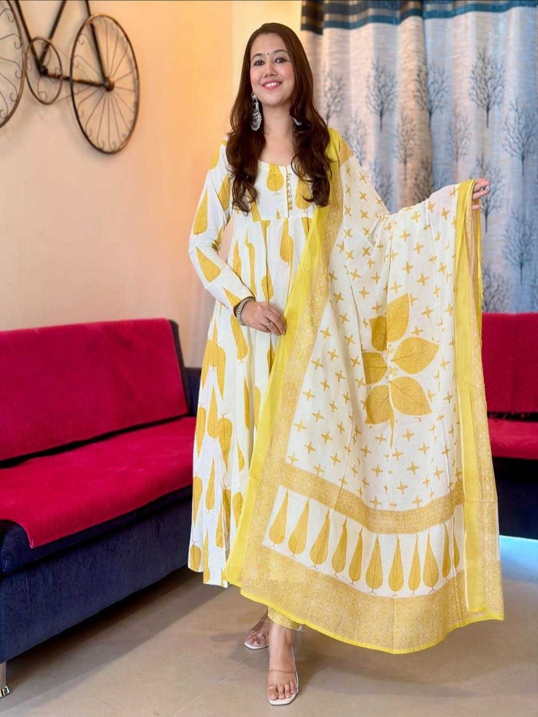 

Danilo Women Floral Printed Regular Pure Cotton Kurta with Trousers & With Dupatta, Yellow