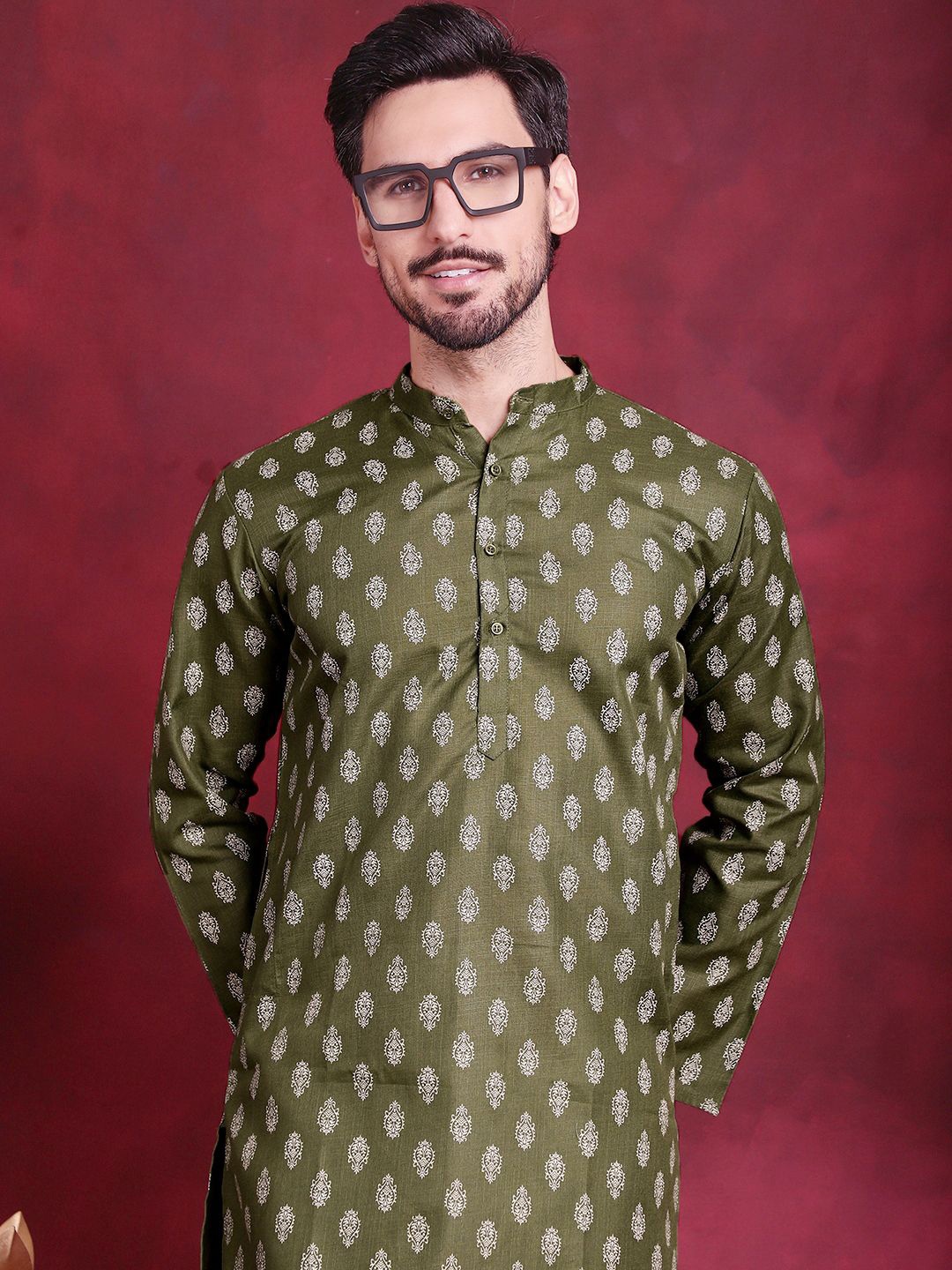 

Jompers Men Floral Printed Regular Kurta with Pyjamas, Olive