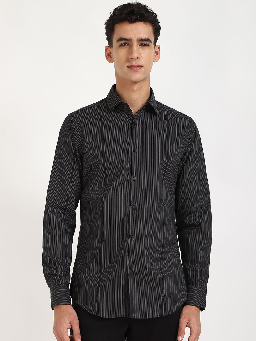 

Calvin Klein Jeans Men Slim Fit Opaque Casual Shirt, Black