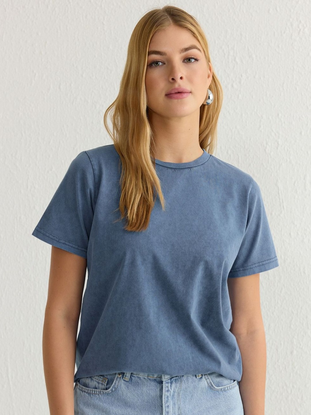 

Trendyol Women V-Neck Pockets T-shirt, Na