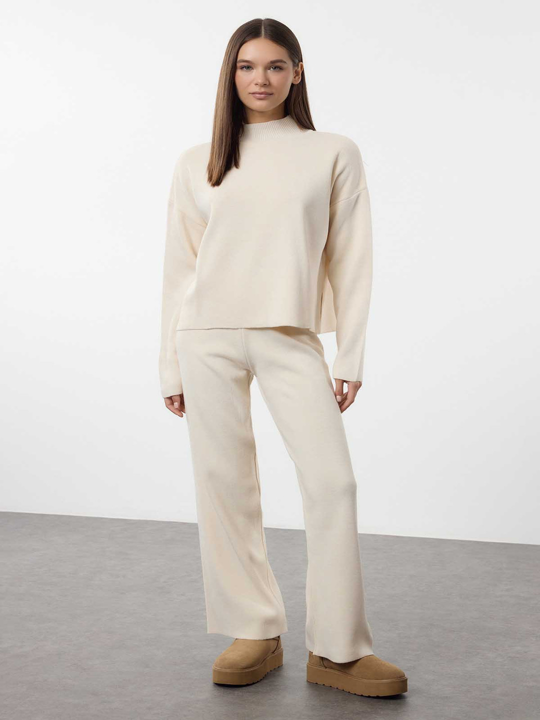 

Trendyol High Neck Long Sleeve Sweatshirt With Trouser, Cream