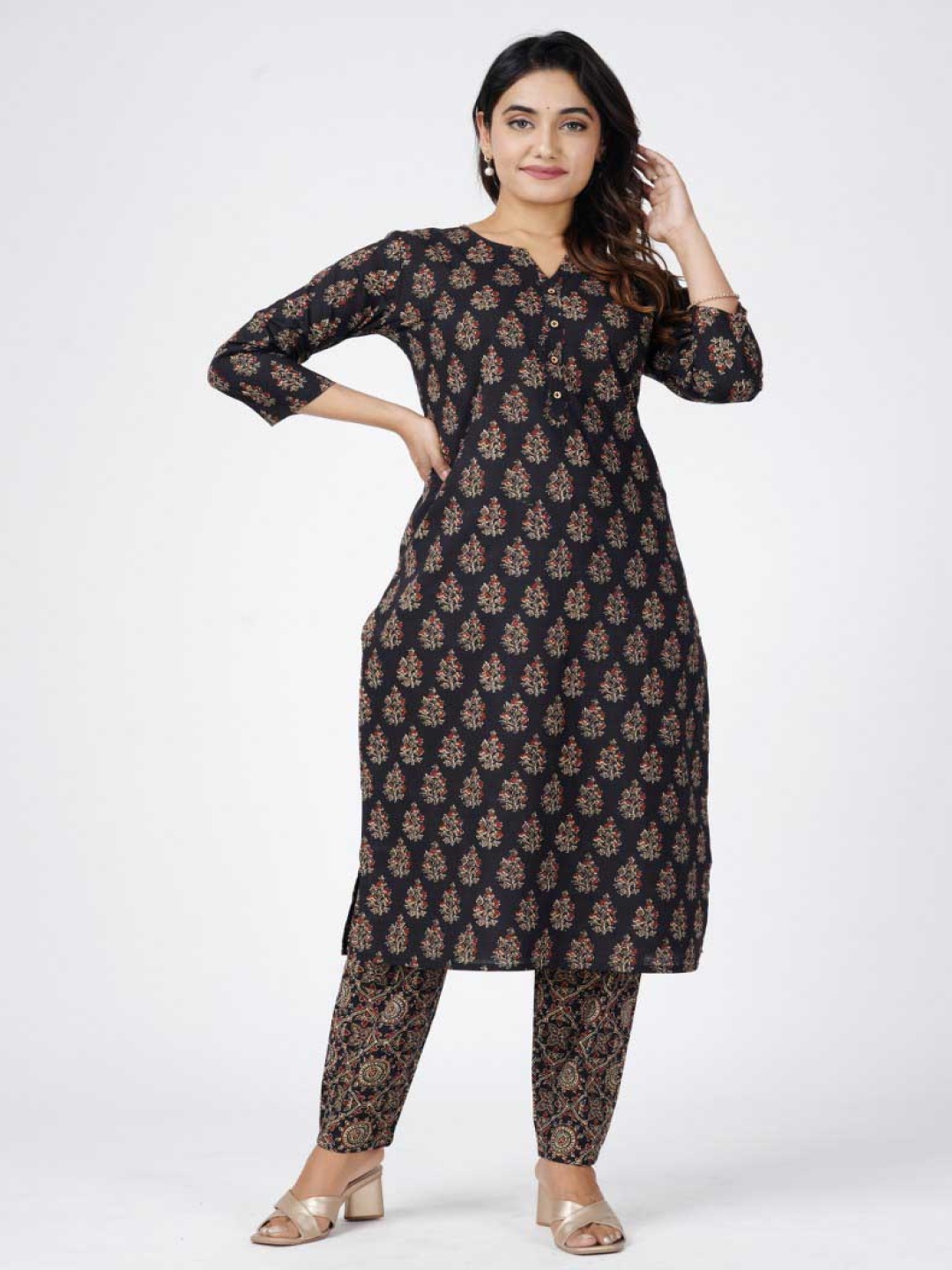 

Khatri Creations Ethnic Motifs Printed Pure Cotton Straight Kurta With Trousers, Black