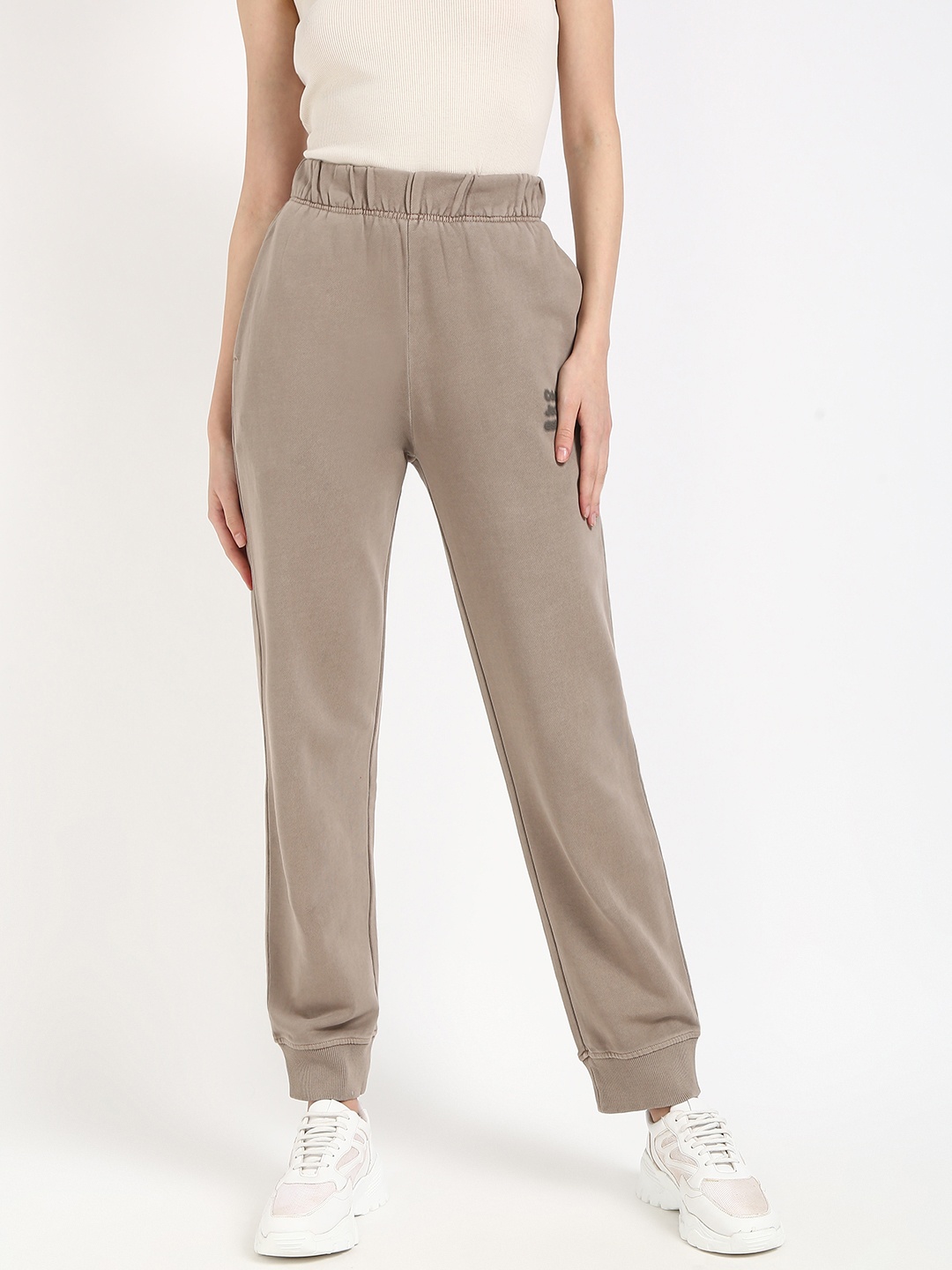 

Calvin Klein Jeans Women Regular Fit Cotton Joggers, Grey