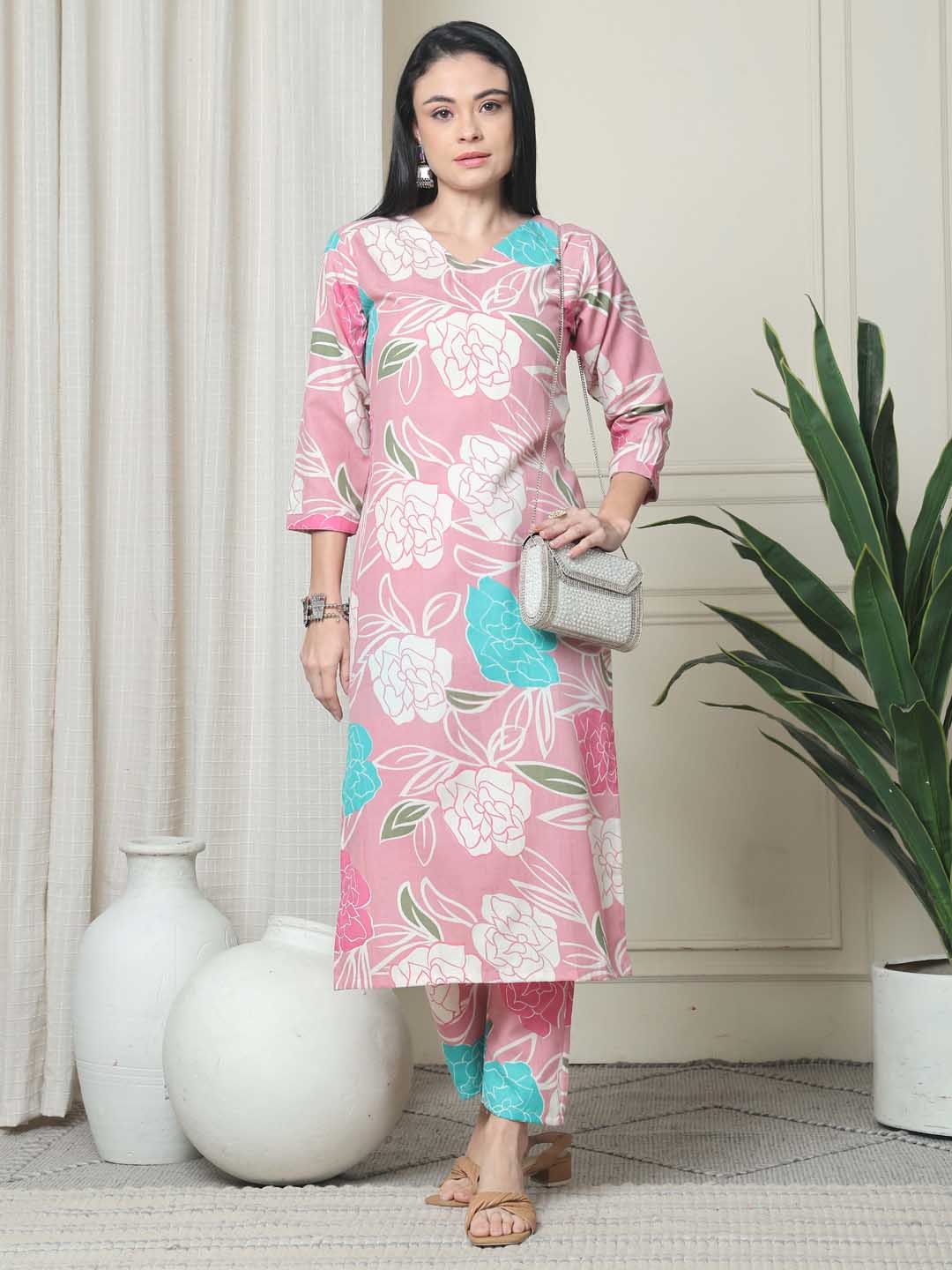 

Rajnandini Floral Printed Straight Kurta With Trousers, Pink