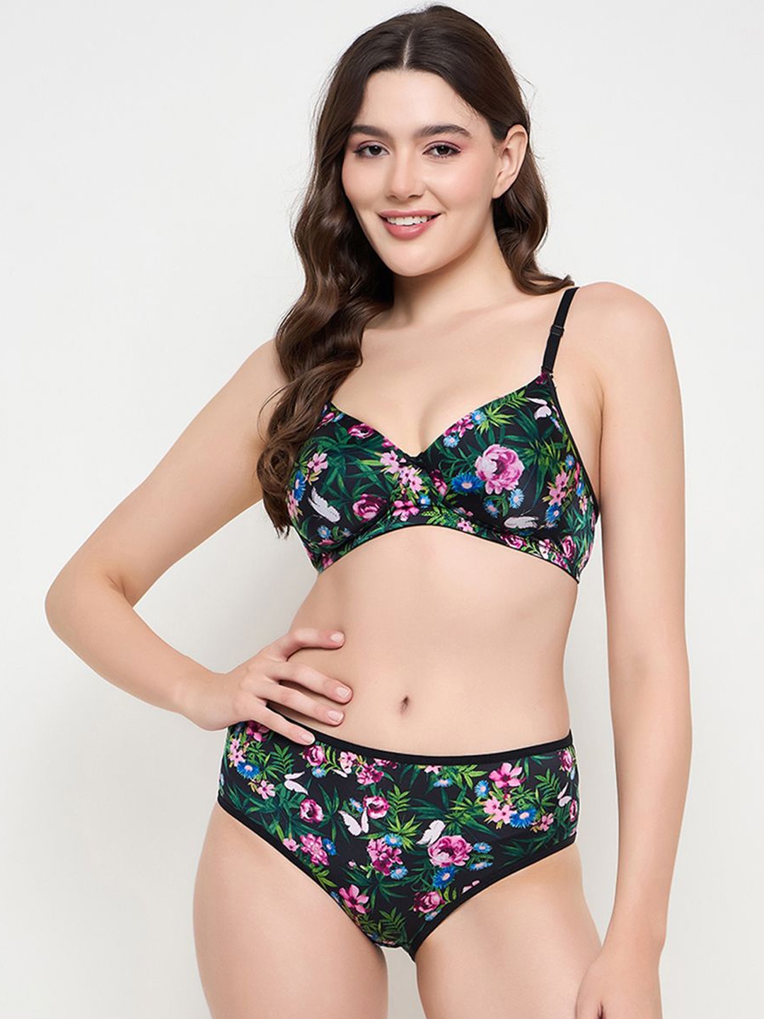 

Clovia Floral Printed Lightly-Padded Multiway Lingerie, Black