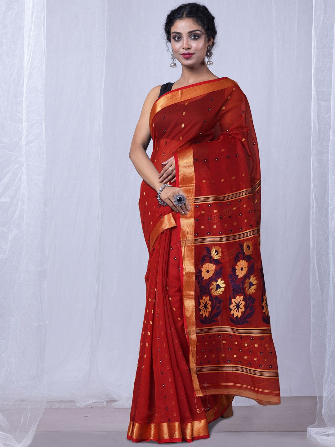 

Unnati Silks Ethnic Motifs Zari Maheshwari Saree, Red
