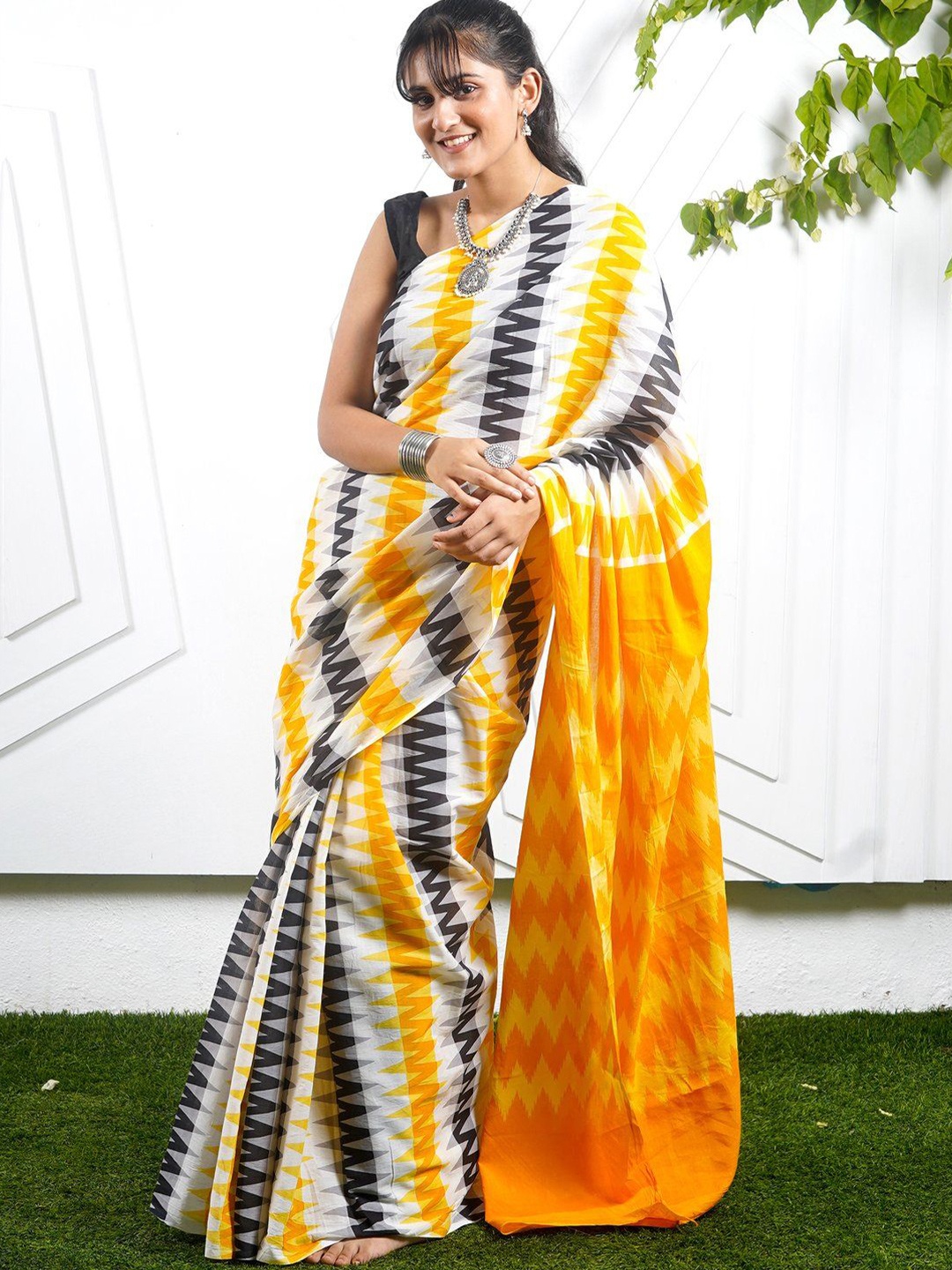 

Pinkcity Trade World Women Pure Cotton Block Print Saree, Yellow
