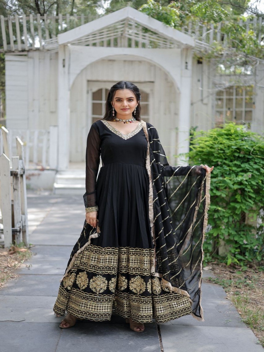 

ZEEPKART Embroidered Anarkali Kurta Trousers With Dupatta, Black