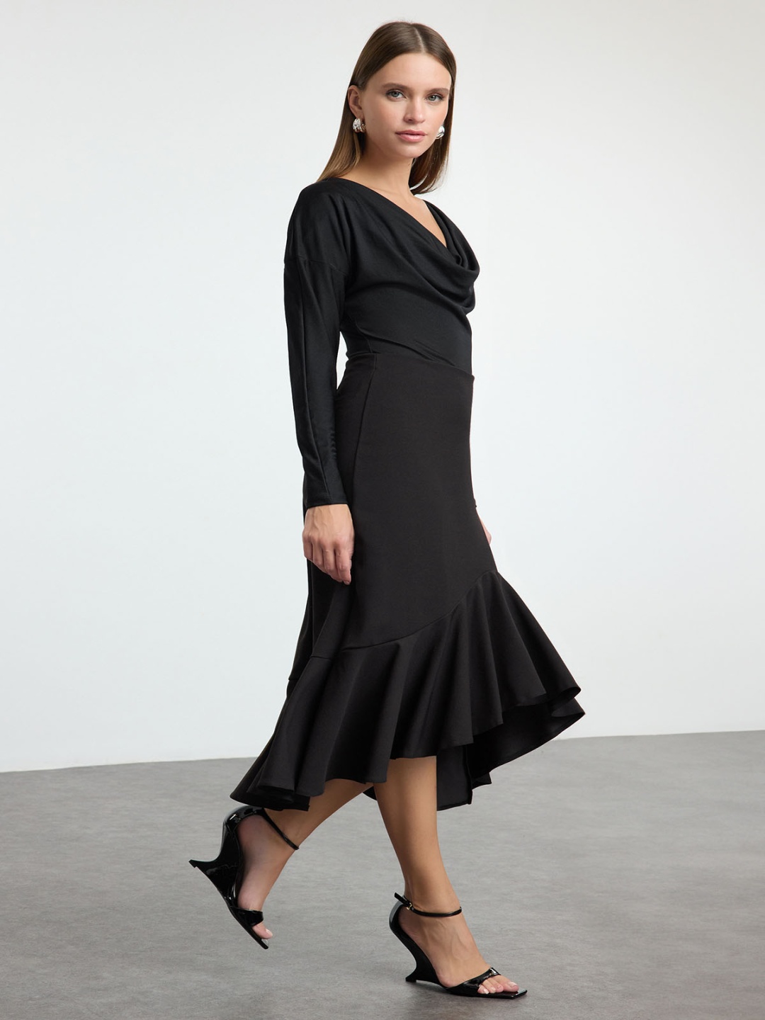

Trendyol Women A-Line High-Low Midi Skirt, Black