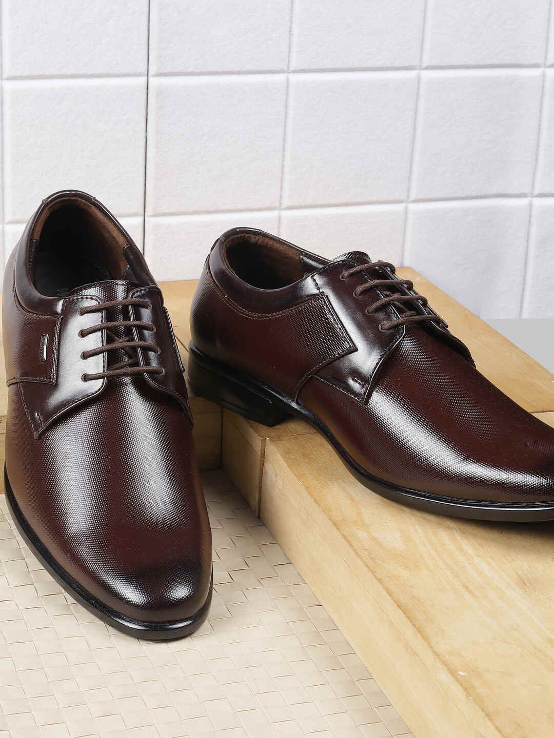 

WALKWAY by Metro Men Leather Formal Derbys Shoes, Maroon