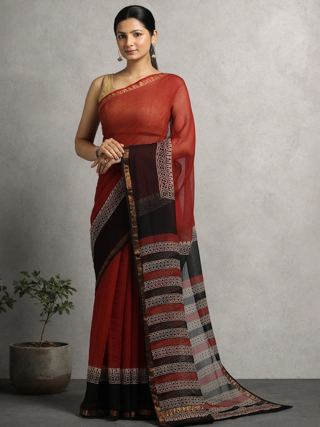 

Suha Bagh Zari Pure Cotton Kota Saree, Maroon