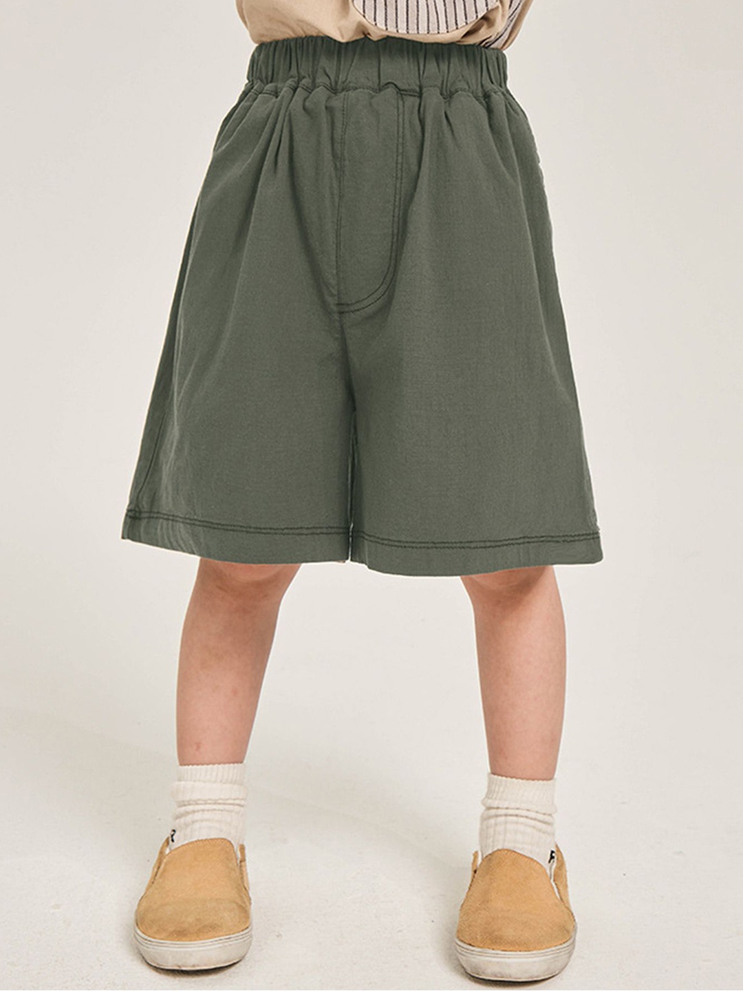 

LULU & SKY Boys Loose Fit High-Rise Shorts, Green