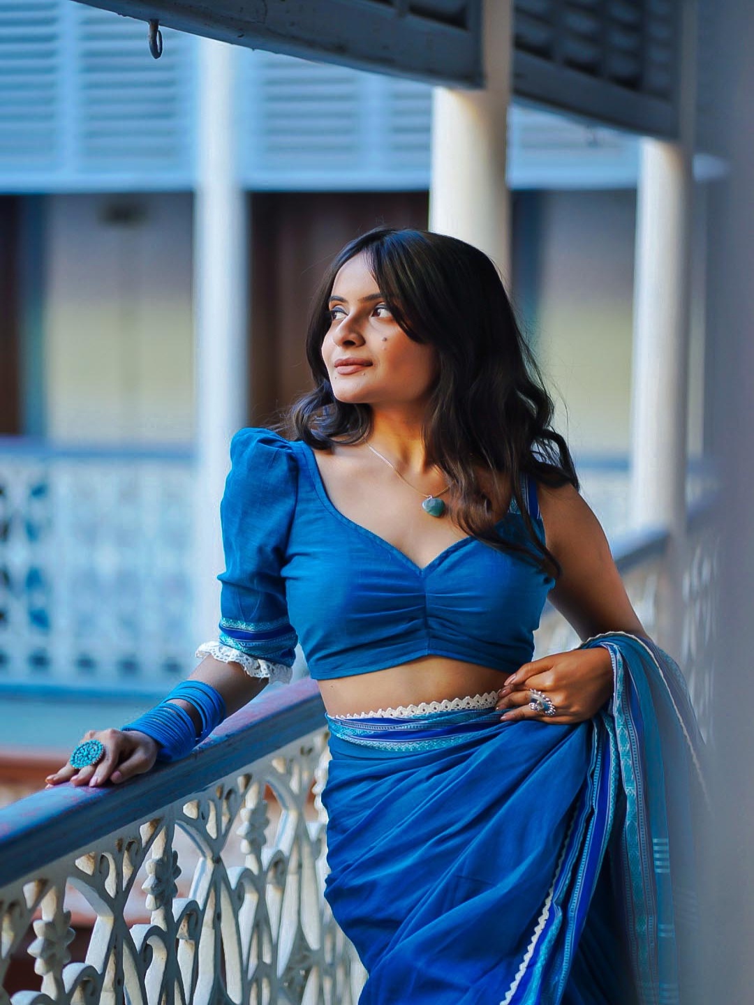 

MONRI Women V-Neck Pure Cotton Saree Blouse, Blue