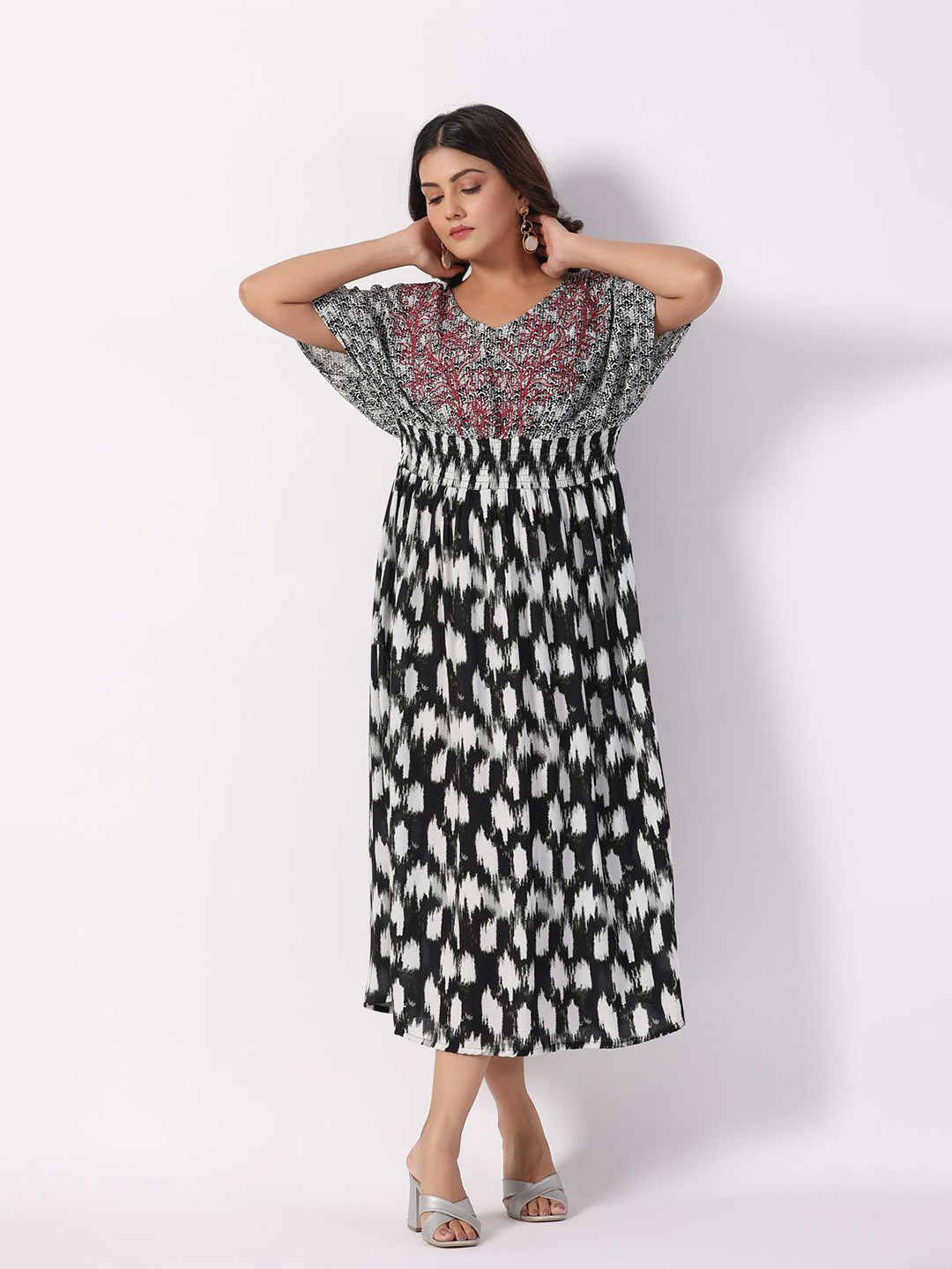 

STIL O STITCH Abstract Printed V-Neck Kimono Sleeves Midi A-Line Dress, Black