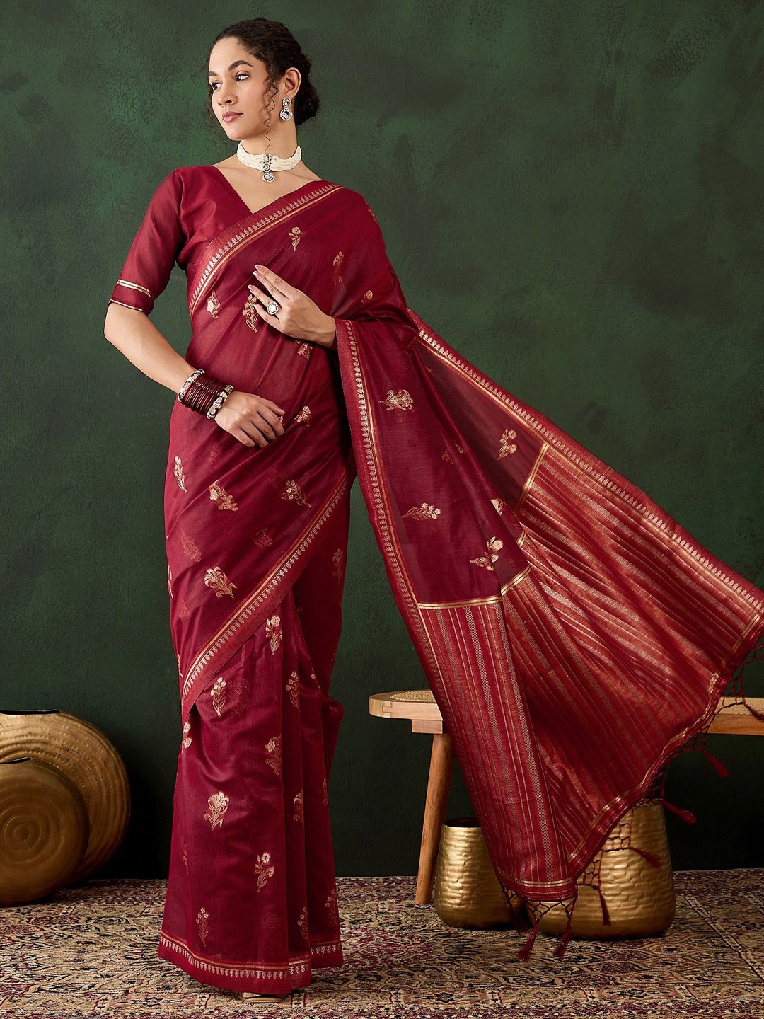 

Maroosh Ethnic Motifs Zari Banarasi Saree, Red