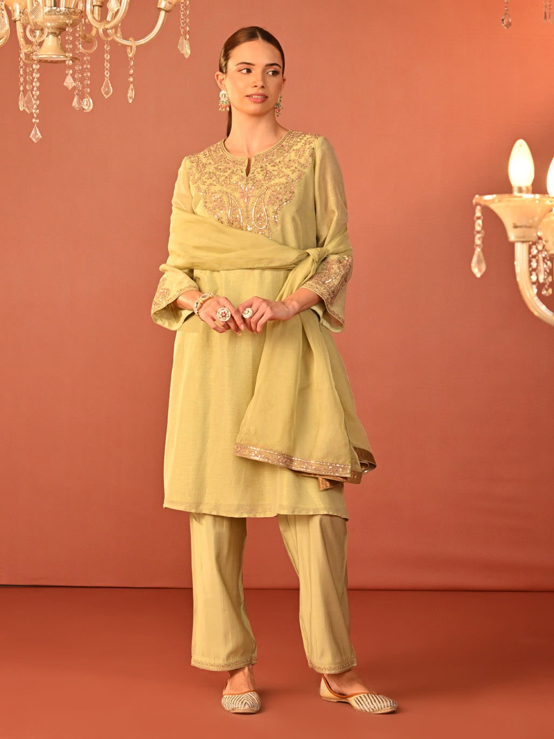 

Lakshita Ethnic Motifs Embroidered Viscose Linen Ethnic Co-ord Set, Green