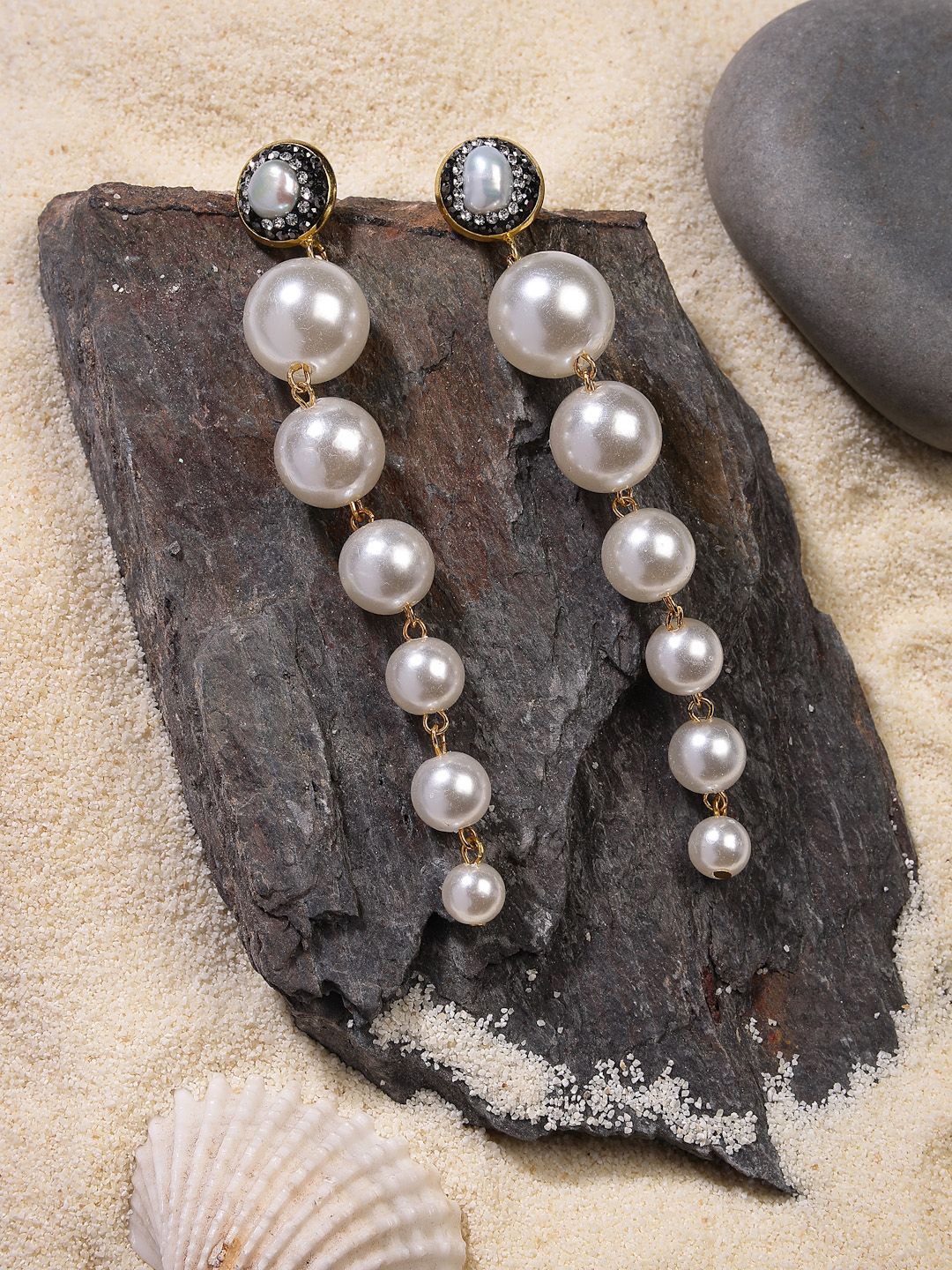 

VESTIDO MODAS Gold-Plated Pearls Beaded Contemporary Drop Earrings