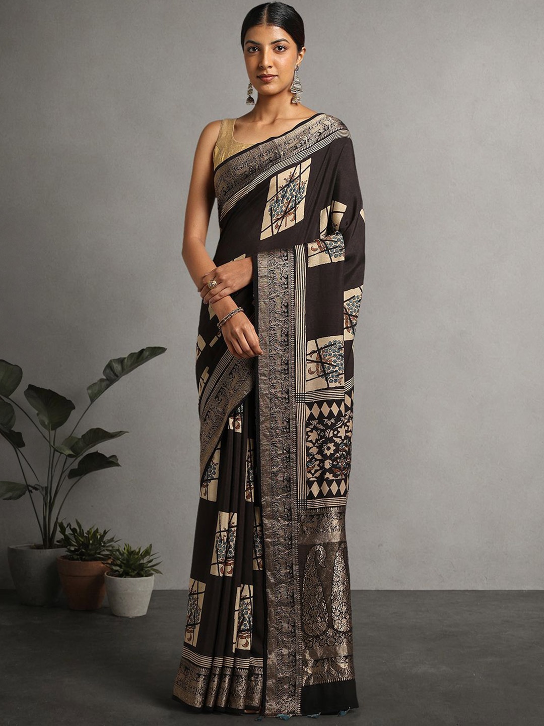 

Suha Women Bagh Zari Block Print Saree, Black