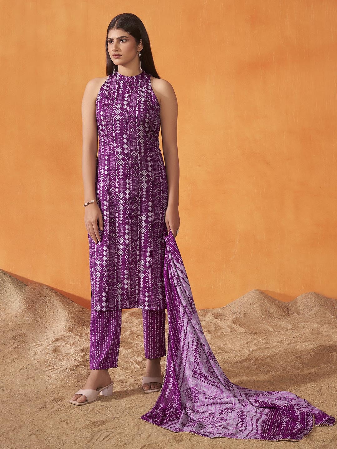 

Anouk Ethnic Motifs Printed Halter Neck Straight Kurta With Trousers And Dupatta, Purple