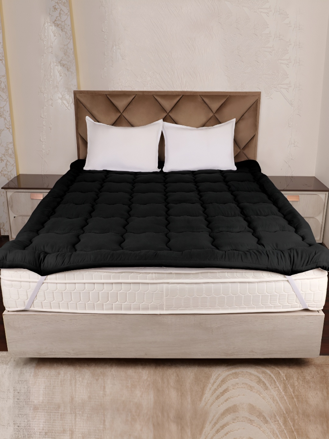 

AJISH Black Quilted Breathable Single Mattress Protector