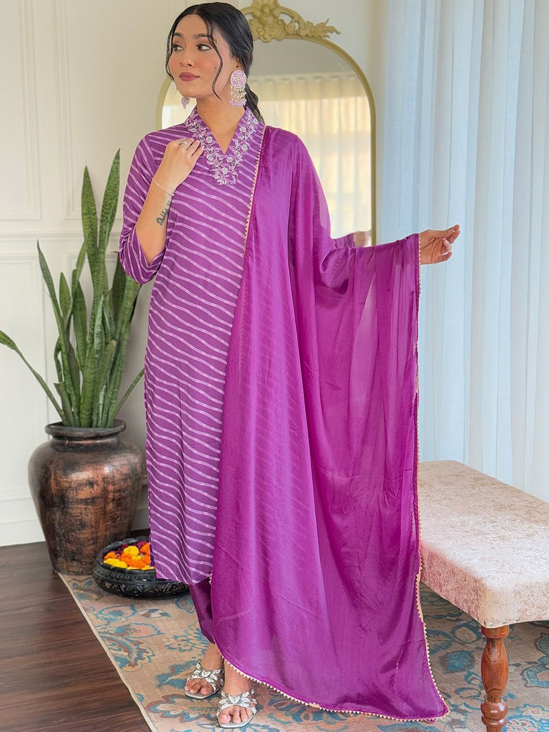 

KOTRONS Leheriya Printed Thread Work Chanderi Silk Straight Kurta With Trousers & Dupatta, Purple