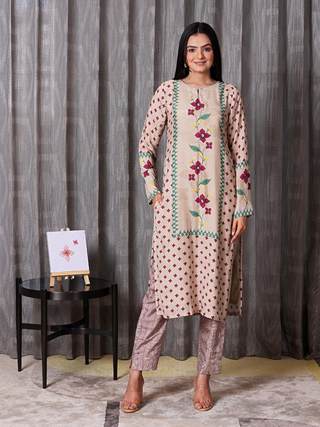 

SUKRUTI DESIGN Floral Printed Keyhole Neck Sequinned Straight Kurta With Trousers, Beige