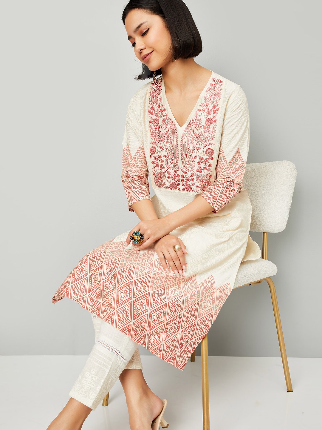 

max Paisley Embroidered V-Neck Straight Kurta, Beige