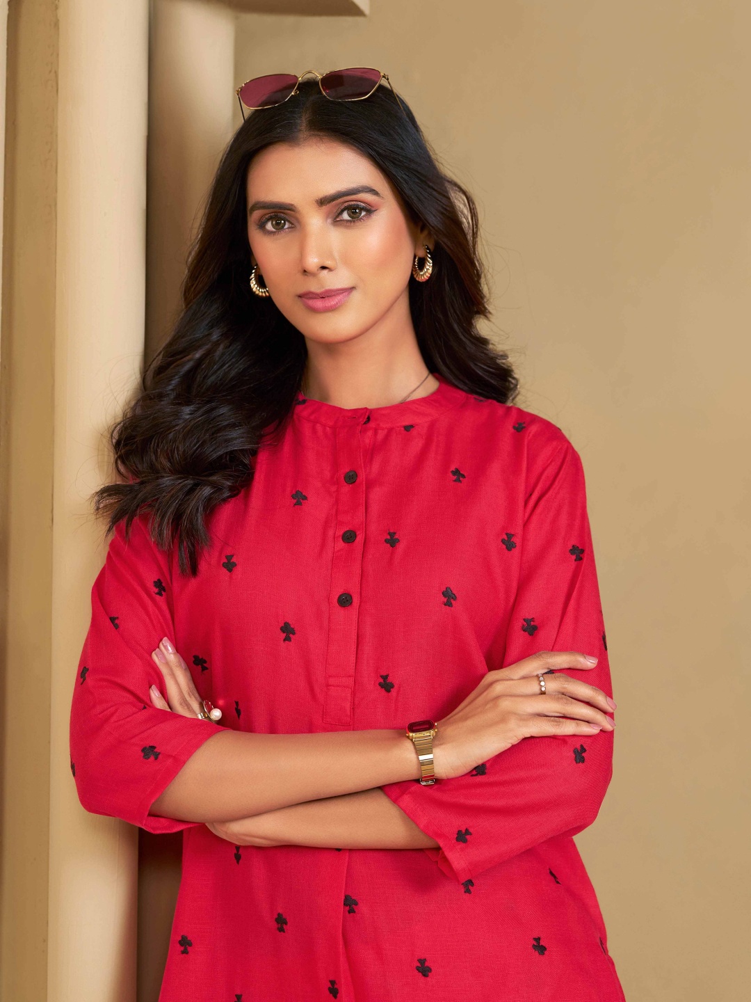 

Sangria Embroidered Cotton Kurta With Trousers, Red