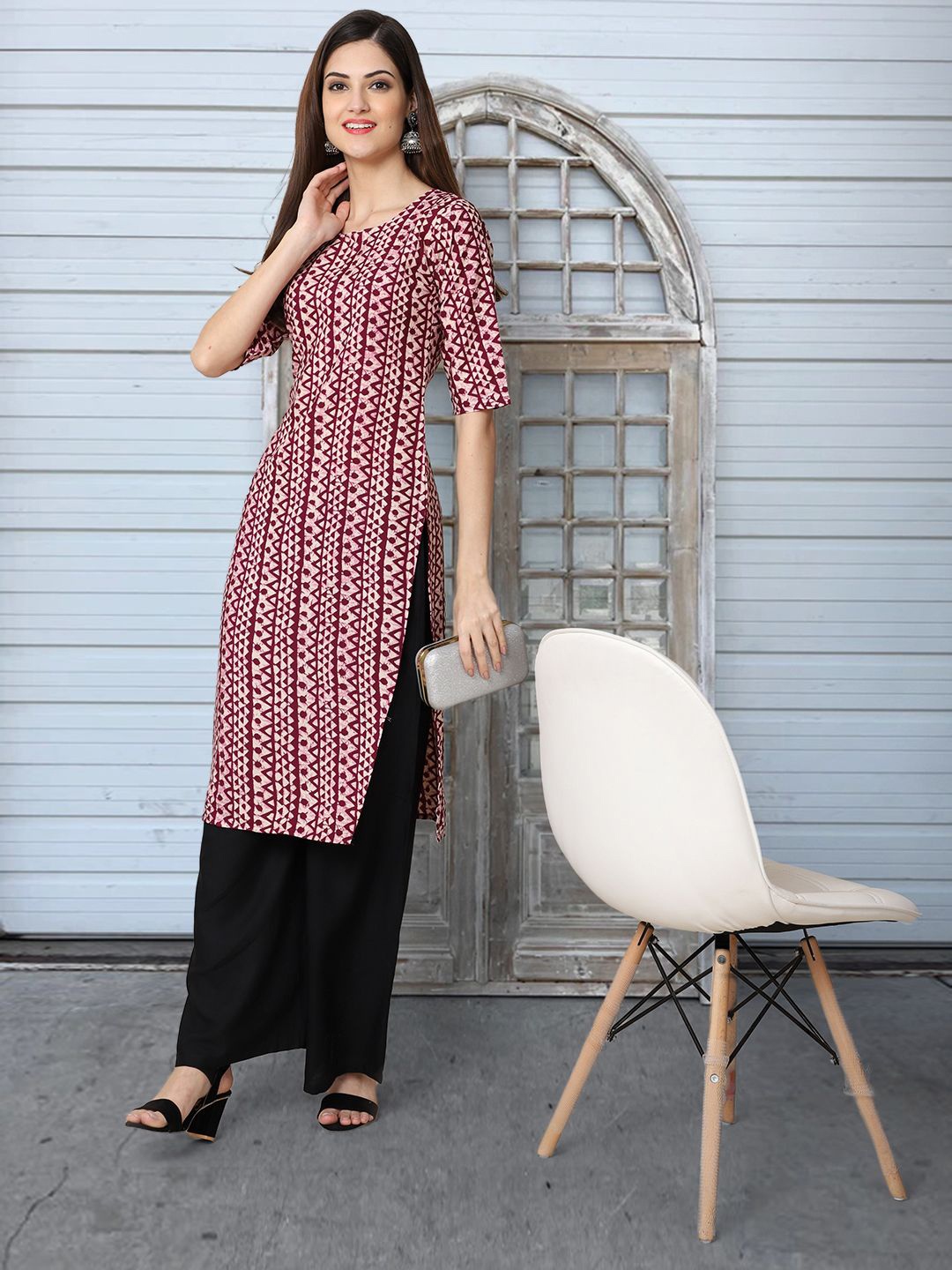 

Moda Rapido Geometric Printed Straight Kurta, Maroon