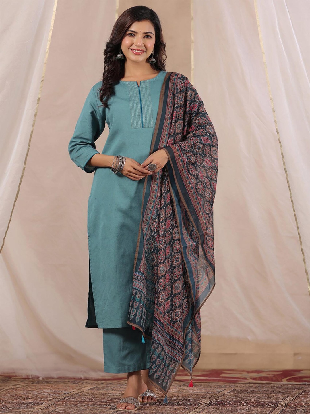 

Ariya Prints Women Ethnic Motifs Embroidered Regular Kurta with Trousers & With Dupatta, Blue