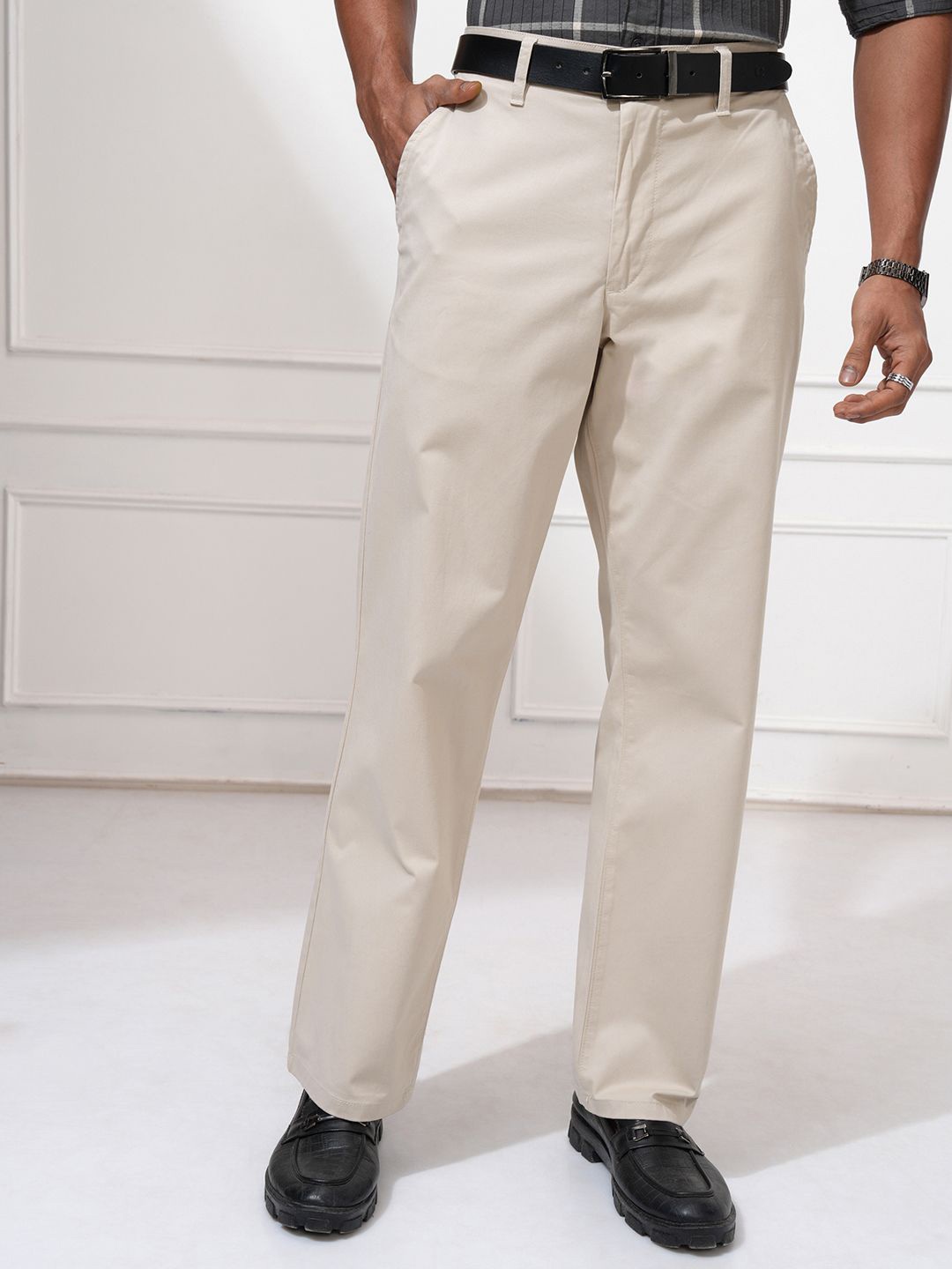 

LOCOMOTIVE Men Carpenter Fit Cotton Chinos, Beige