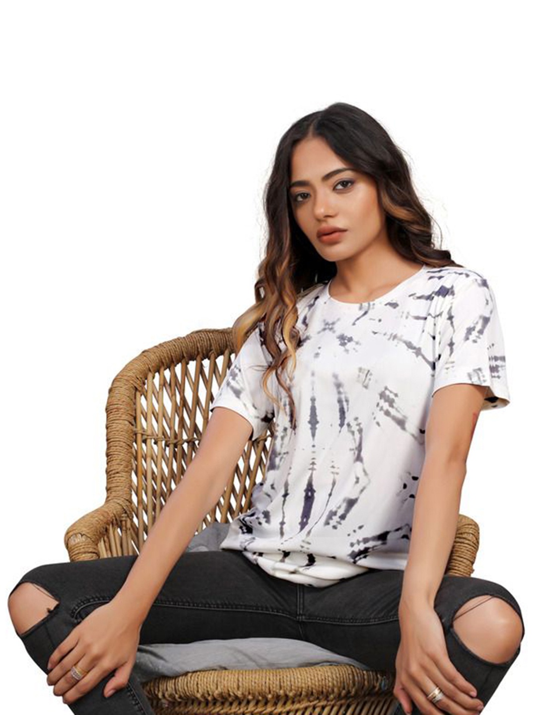 

shriez Women Printed T-shirt, White