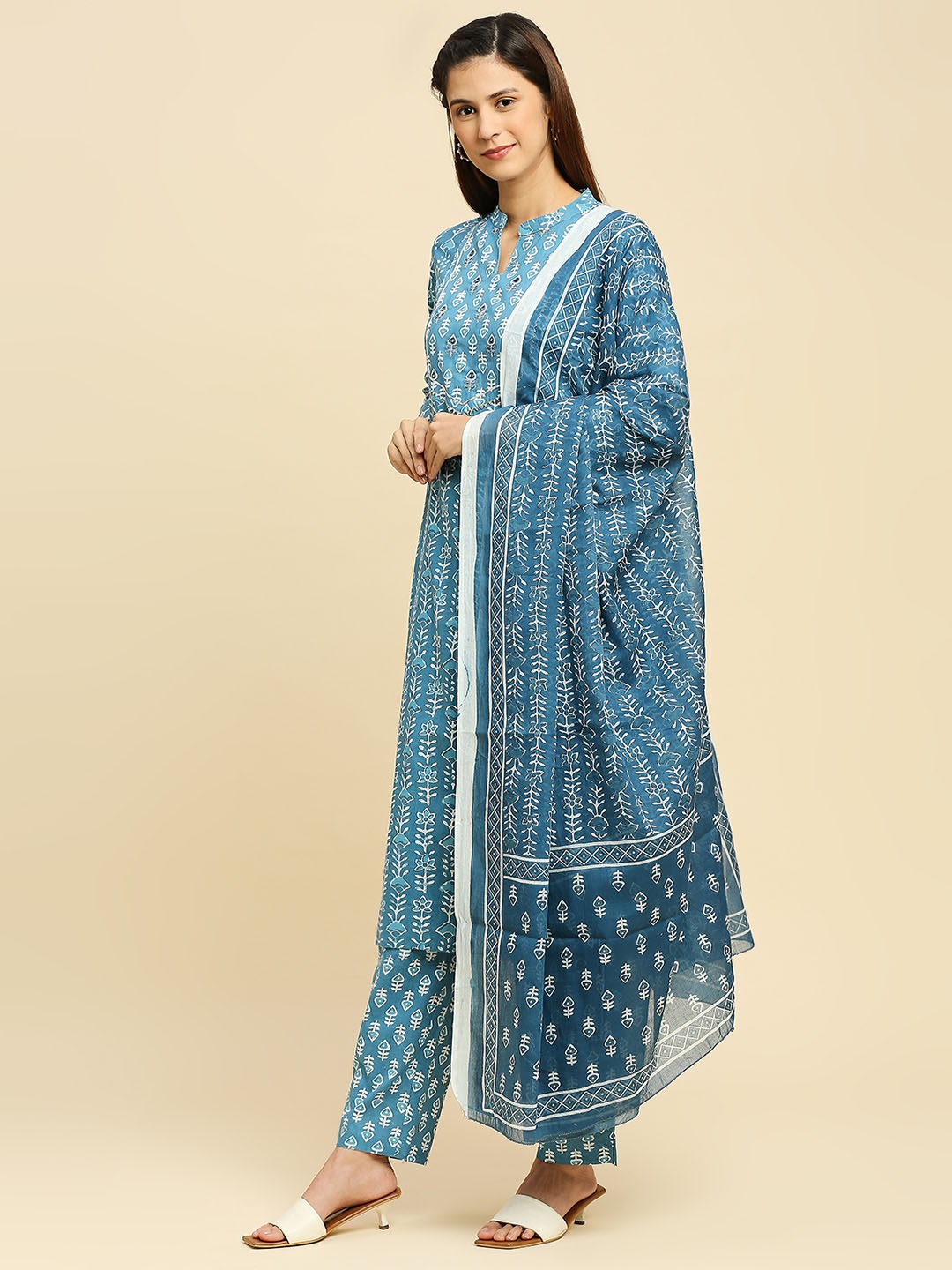 

INDYES Women Ethnic Motifs Printed Regular Gotta Patti Pure Cotton Kurta with Trousers & With Dupatta, Blue