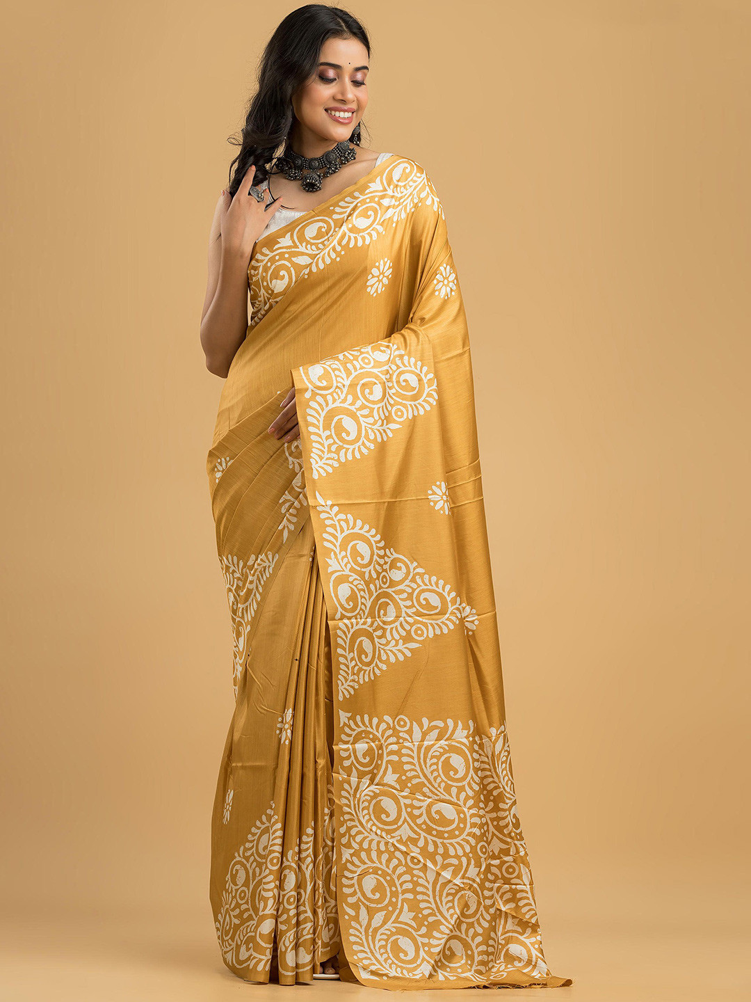

Dheu Batik Silk Blend Block Print Saree, Yellow