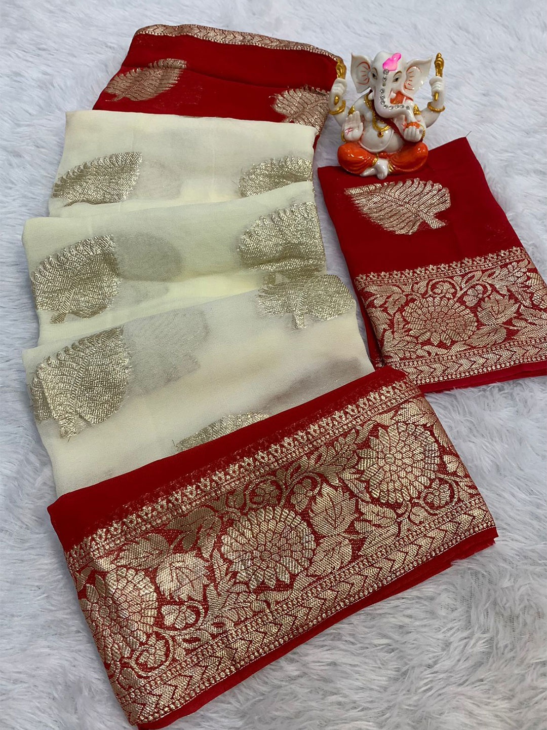 

PAYAL CREATION Ethnic Motifs Zari Pure Georgette Saree, White